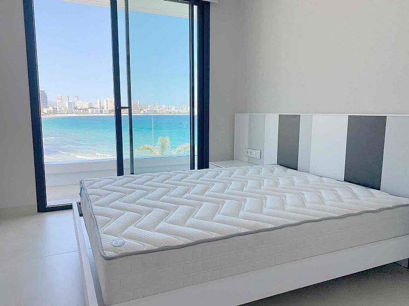Benidorm: Luxe nieuwbouw duplex-appartement aan de 1ste lijn