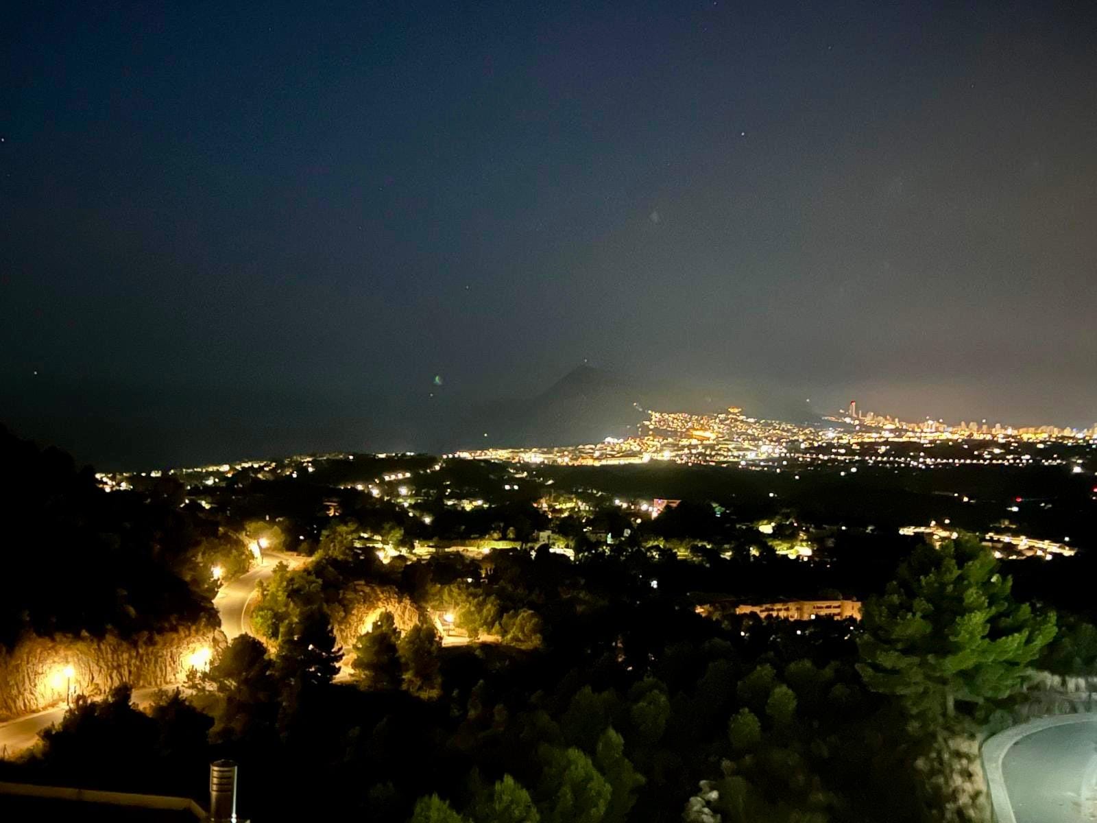 Luxe villa in Altea la Vella met onverbeterlijk uitzicht op de zee en de bergen.