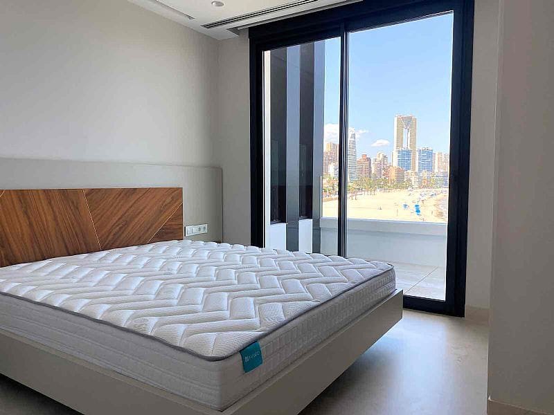 Benidorm: Luxe nieuwbouw duplex-appartement aan de 1ste lijn