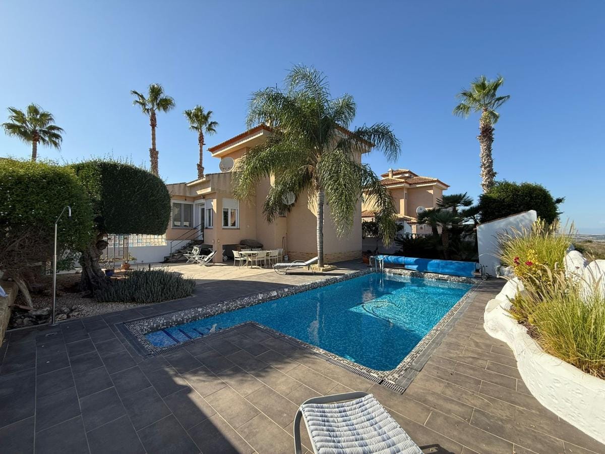 Detached Villa te verkoop in San Miguel De Salinas