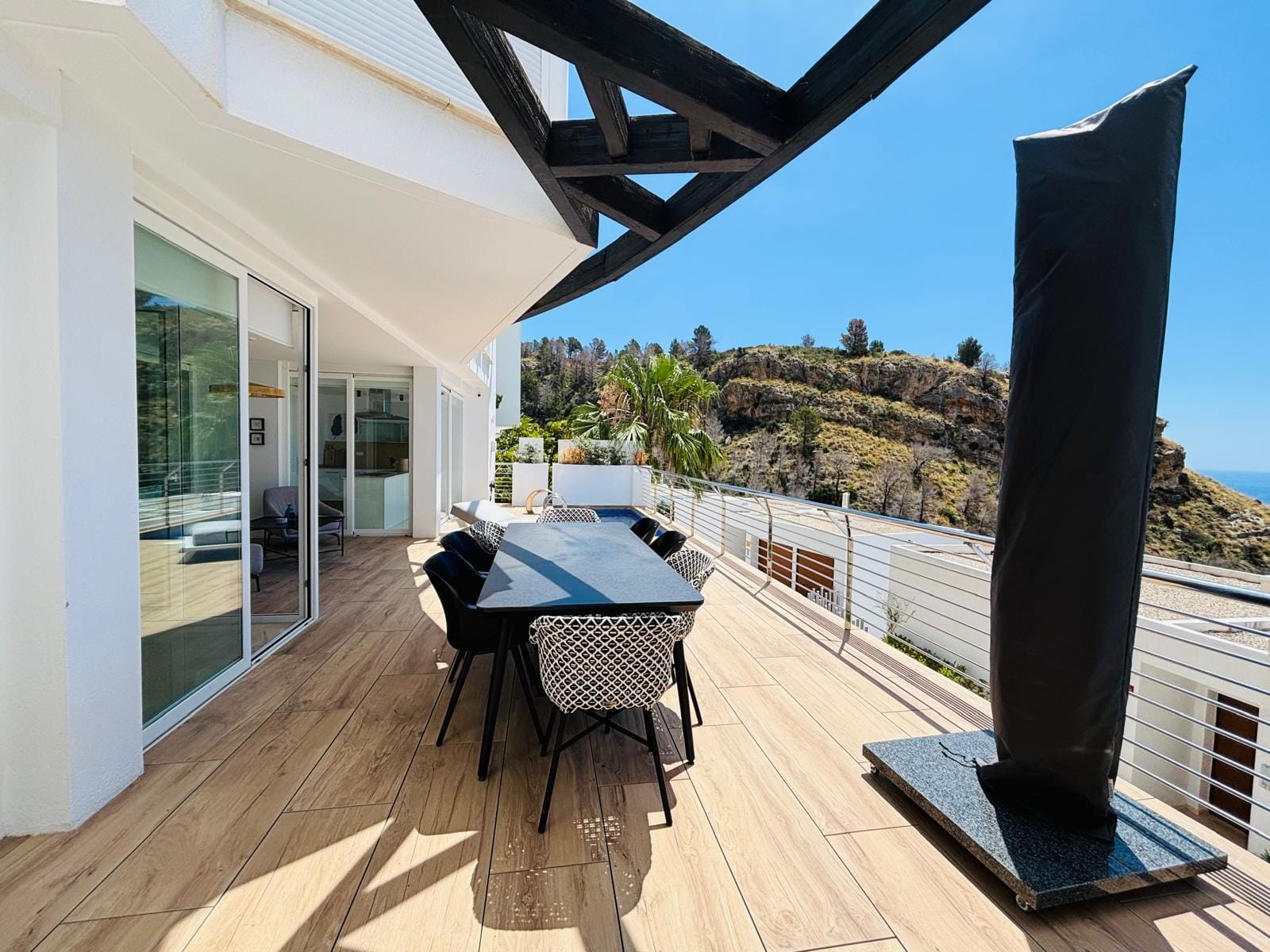 Luxe villa in Altea la Vella met onverbeterlijk uitzicht op de zee en de bergen.
