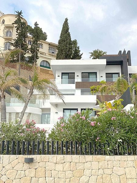 Benidorm: Luxe nieuwbouw duplex-appartement aan de 1ste lijn