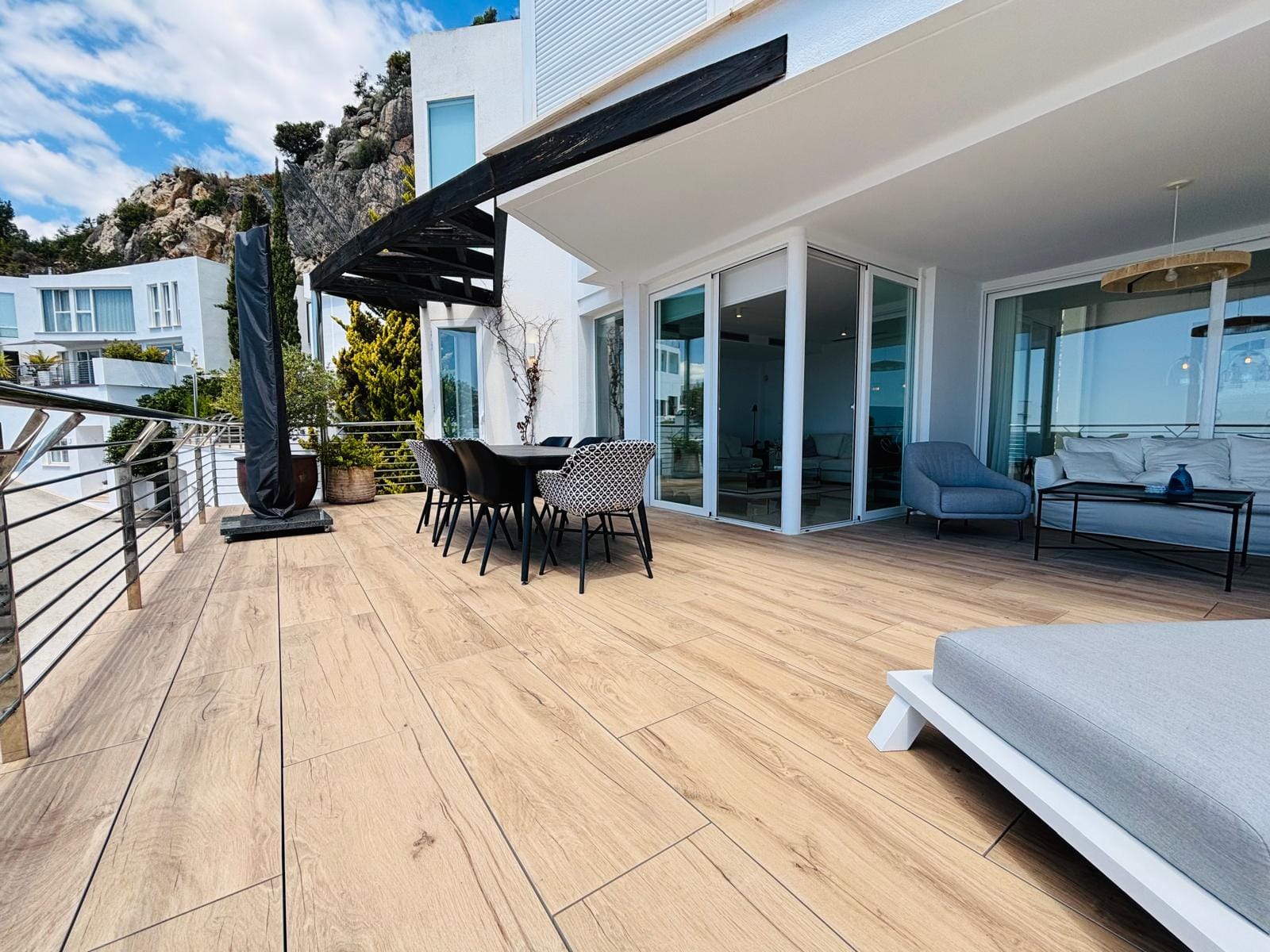 Luxe villa in Altea la Vella met onverbeterlijk uitzicht op de zee en de bergen.