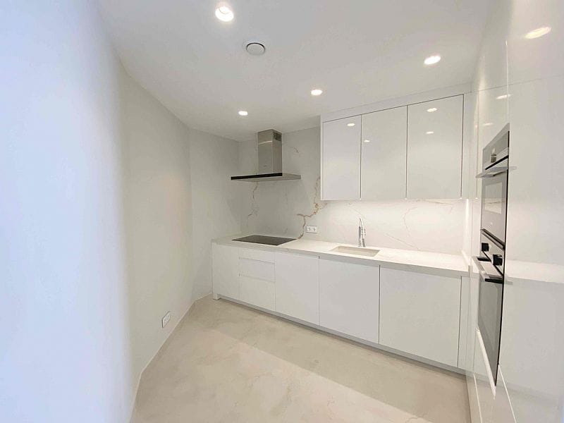 Benidorm: Luxe nieuwbouw duplex-appartement aan de 1ste lijn