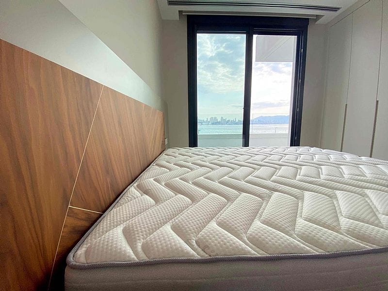 Benidorm: Luxe nieuwbouw duplex-appartement aan de 1ste lijn
