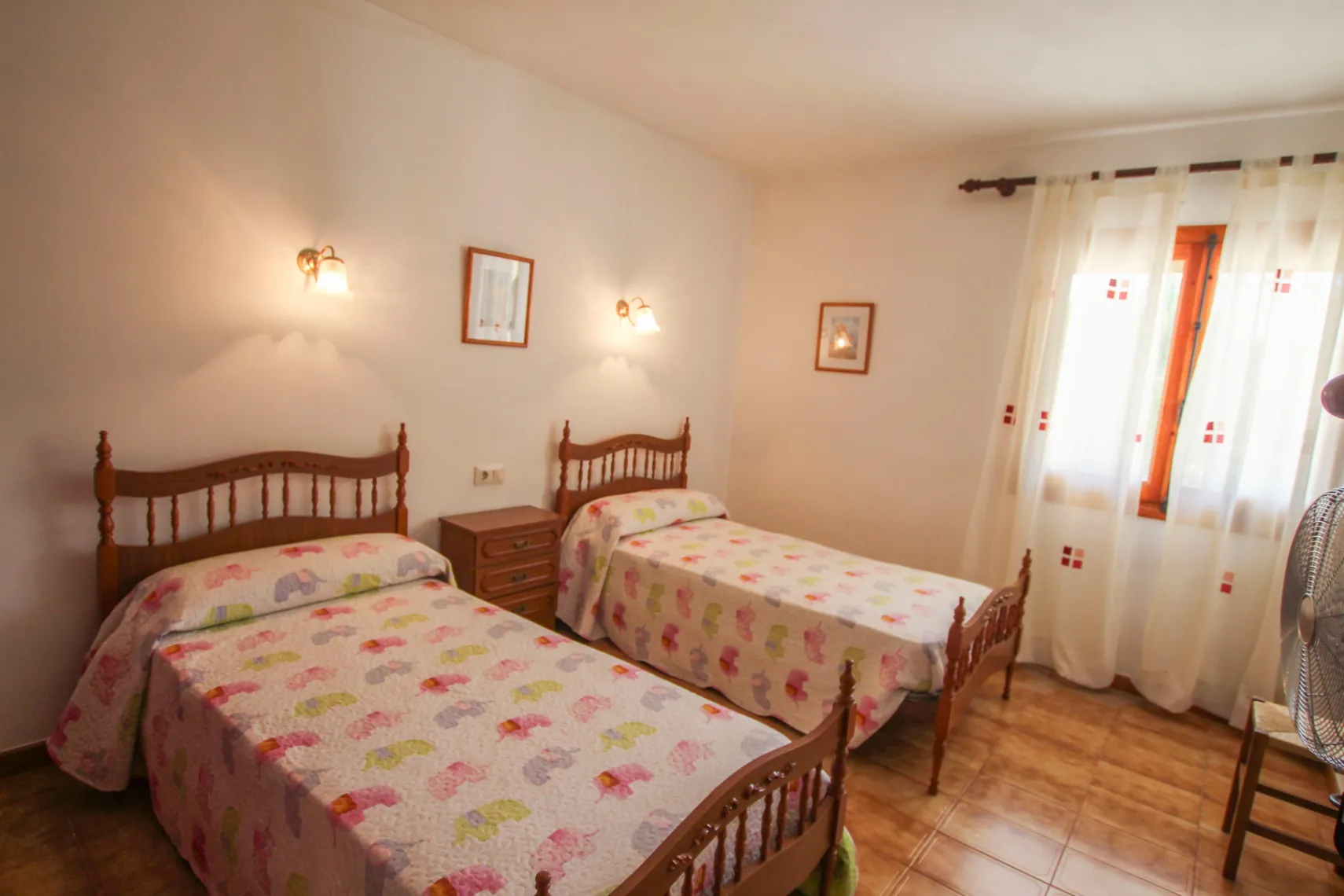 Calpe: Villa met een adembenemend zicht naar zee en Penon D'Ifach vlak aan Puerto Blanco