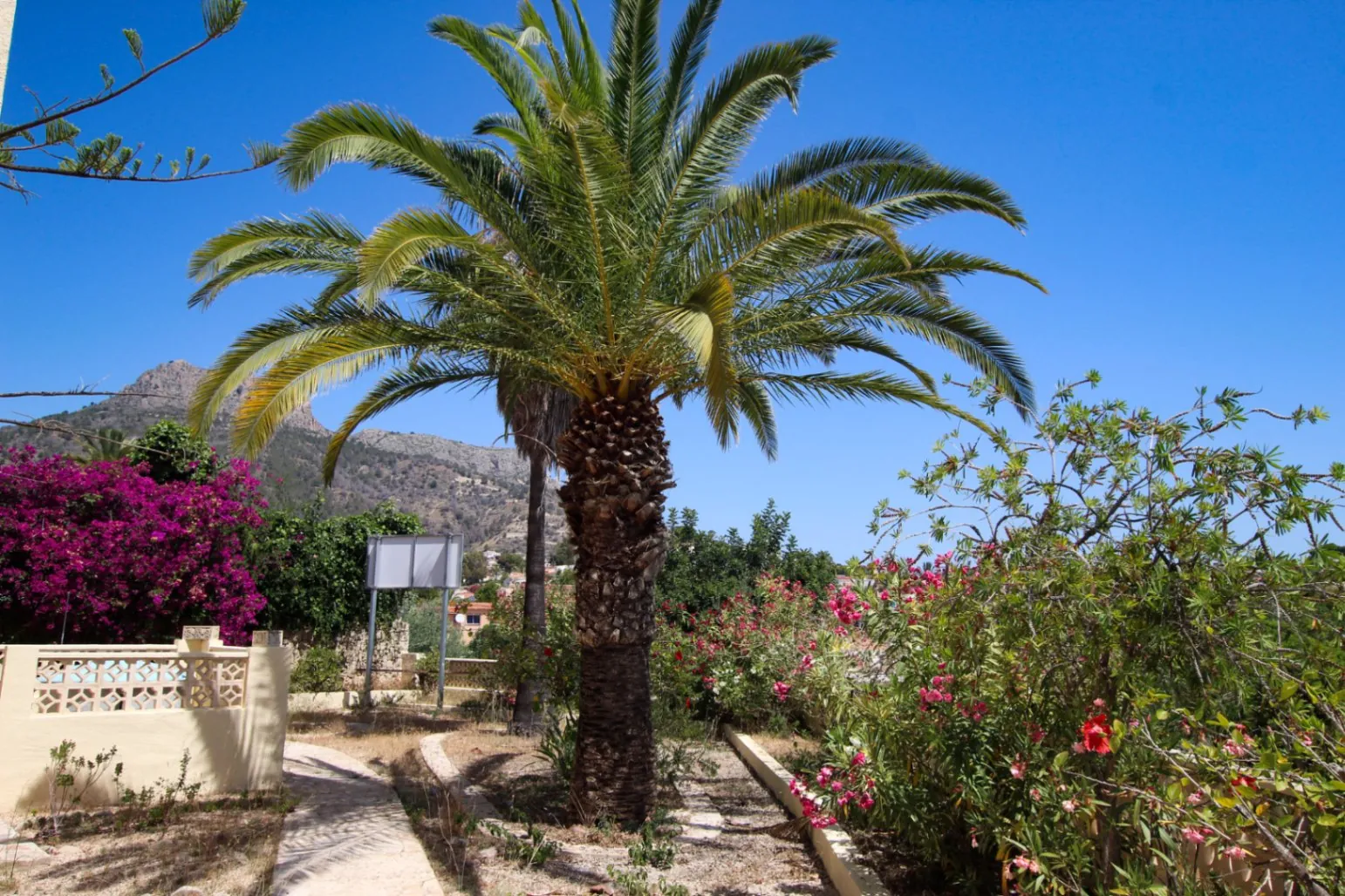 Calpe: Villa met een adembenemend zicht naar zee en Penon D'Ifach vlak aan Puerto Blanco