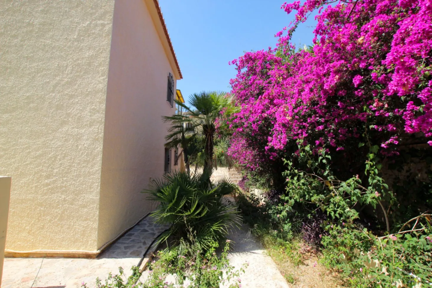 Calpe: Villa met een adembenemend zicht naar zee en Penon D'Ifach vlak aan Puerto Blanco