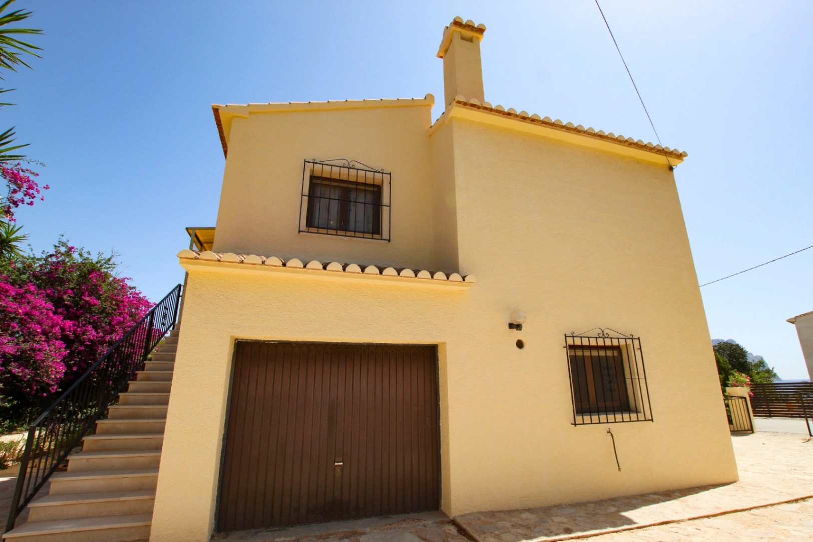 Calpe: Villa met een adembenemend zicht naar zee en Penon D'Ifach vlak aan Puerto Blanco