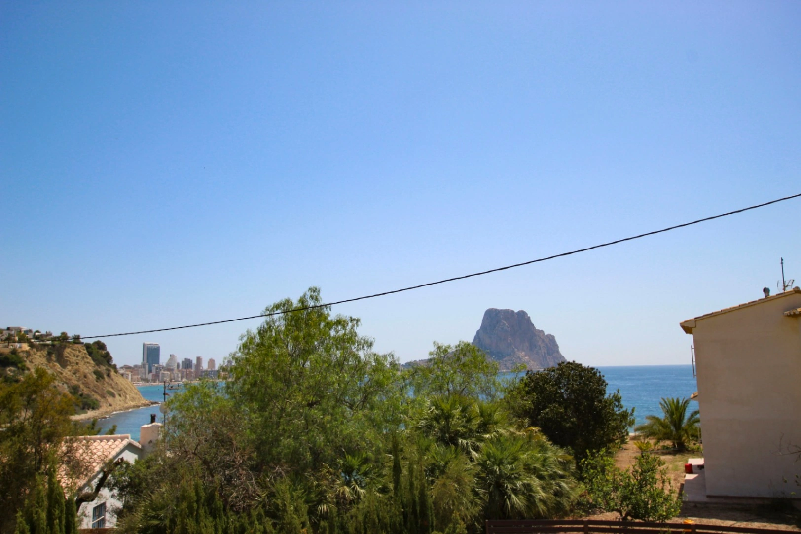 Calpe: Villa met een adembenemend zicht naar zee en Penon D'Ifach vlak aan Puerto Blanco