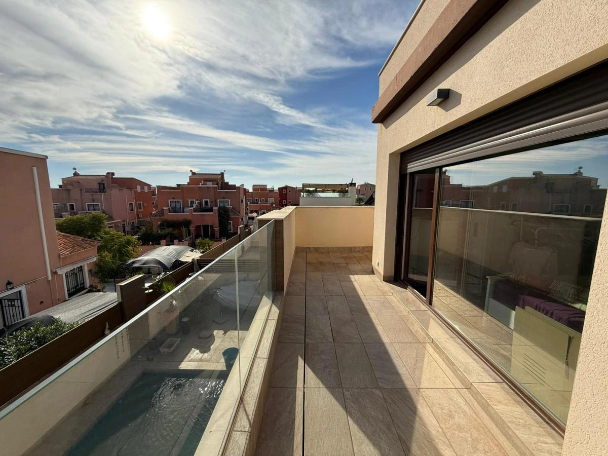Detached Villa te verkoop in Los Montesinos