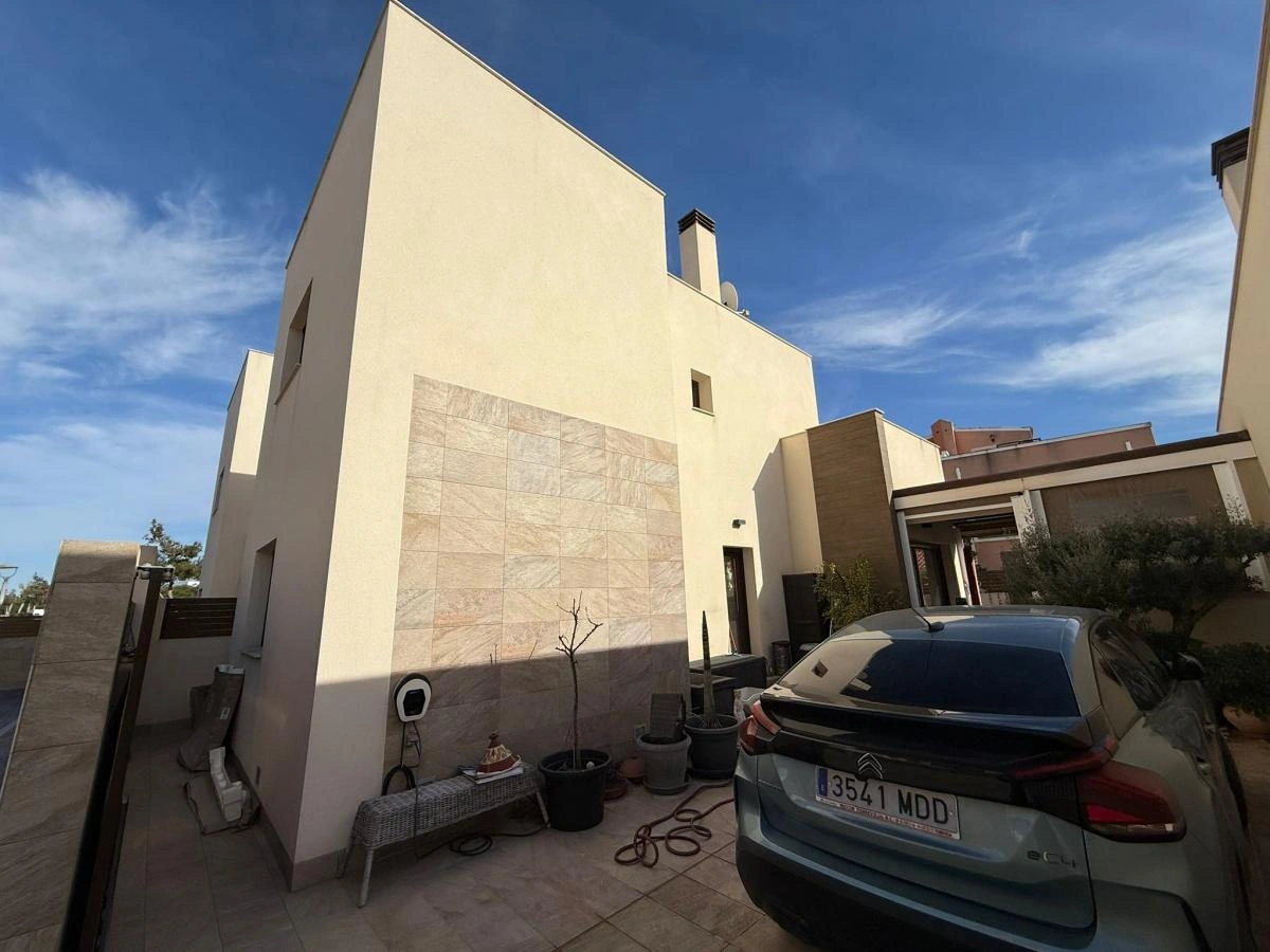 Detached Villa te verkoop in Los Montesinos