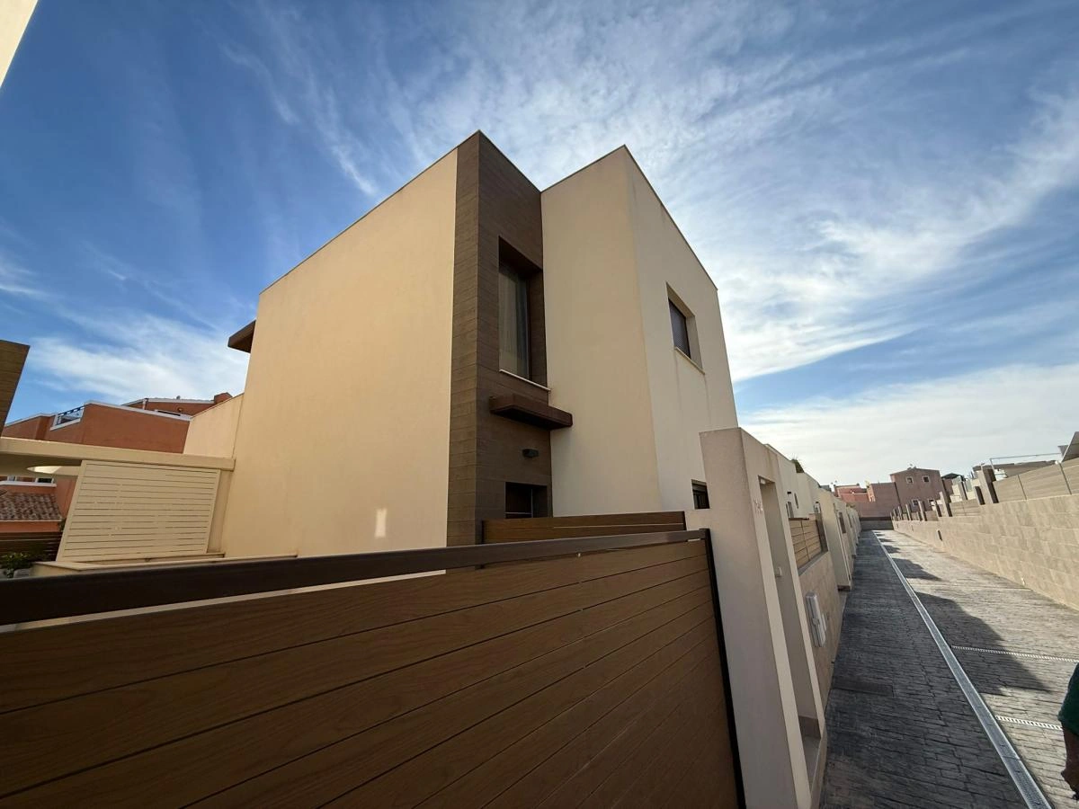 Detached Villa te verkoop in Los Montesinos