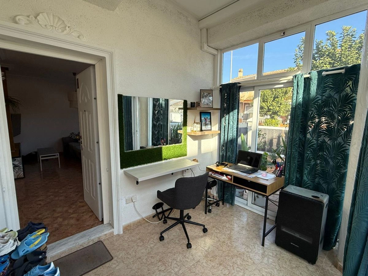 Semi-detached Villa te verkoop in Torre De La Horadada