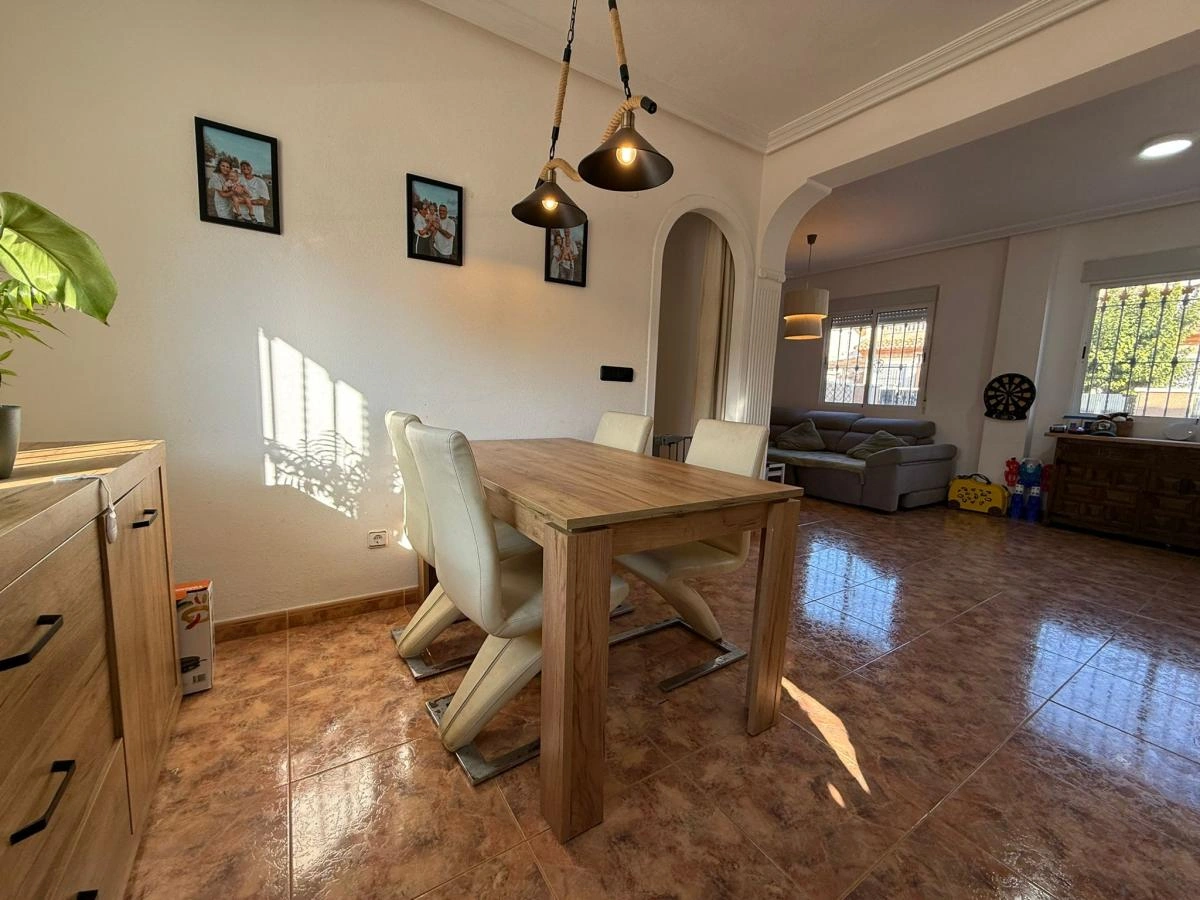 Semi-detached Villa te verkoop in Torre De La Horadada