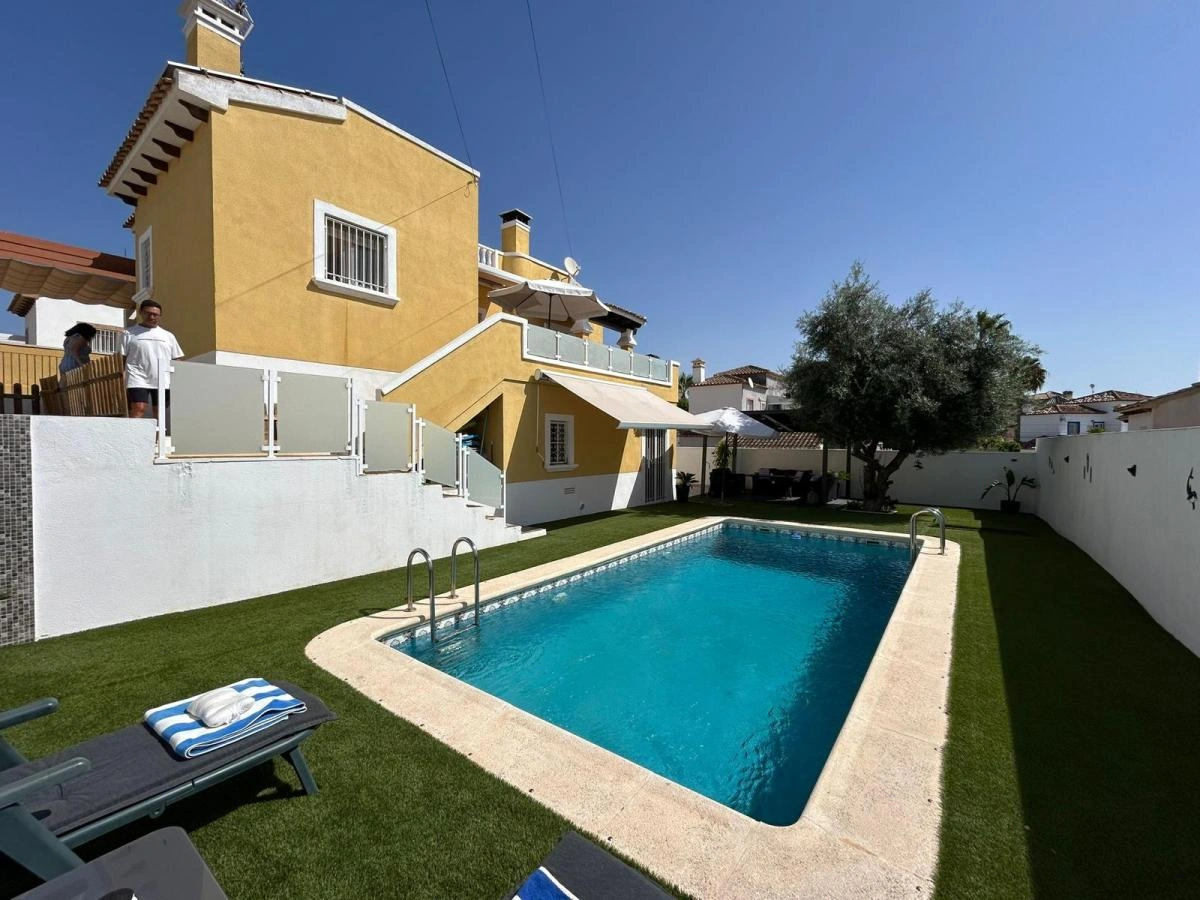 Detached Villa te verkoop in San Miguel De Salinas