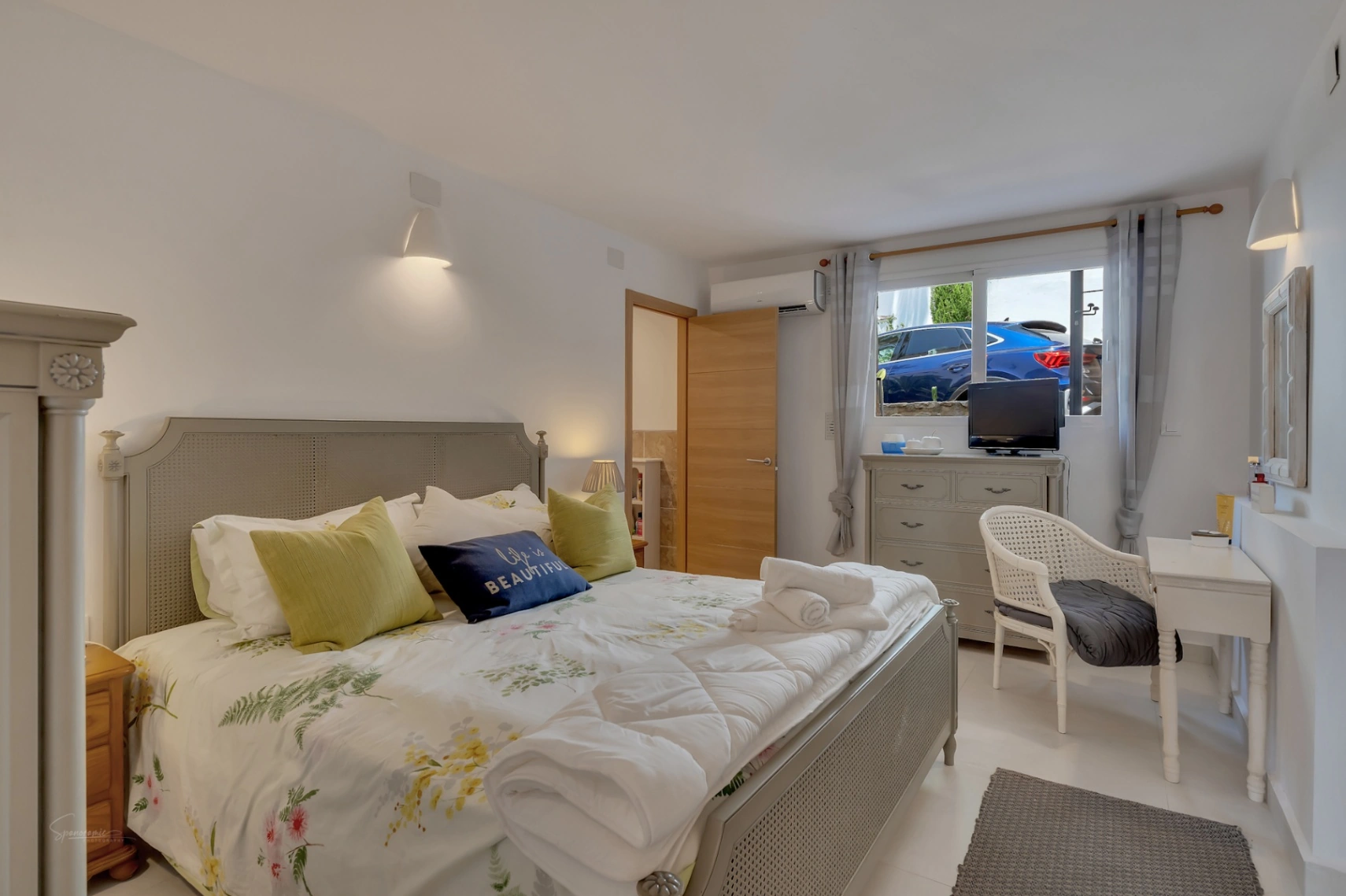Elegante villa volledig gerenoveerd met indrukwekkend uitzicht in Rafalet, Jávea