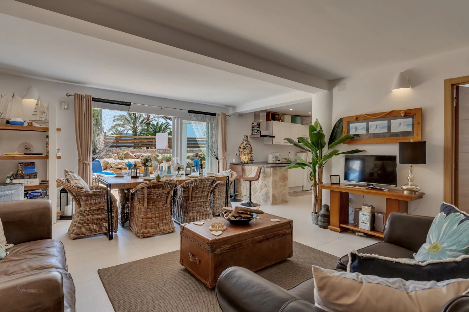 Elegante villa volledig gerenoveerd met indrukwekkend uitzicht in Rafalet, Jávea