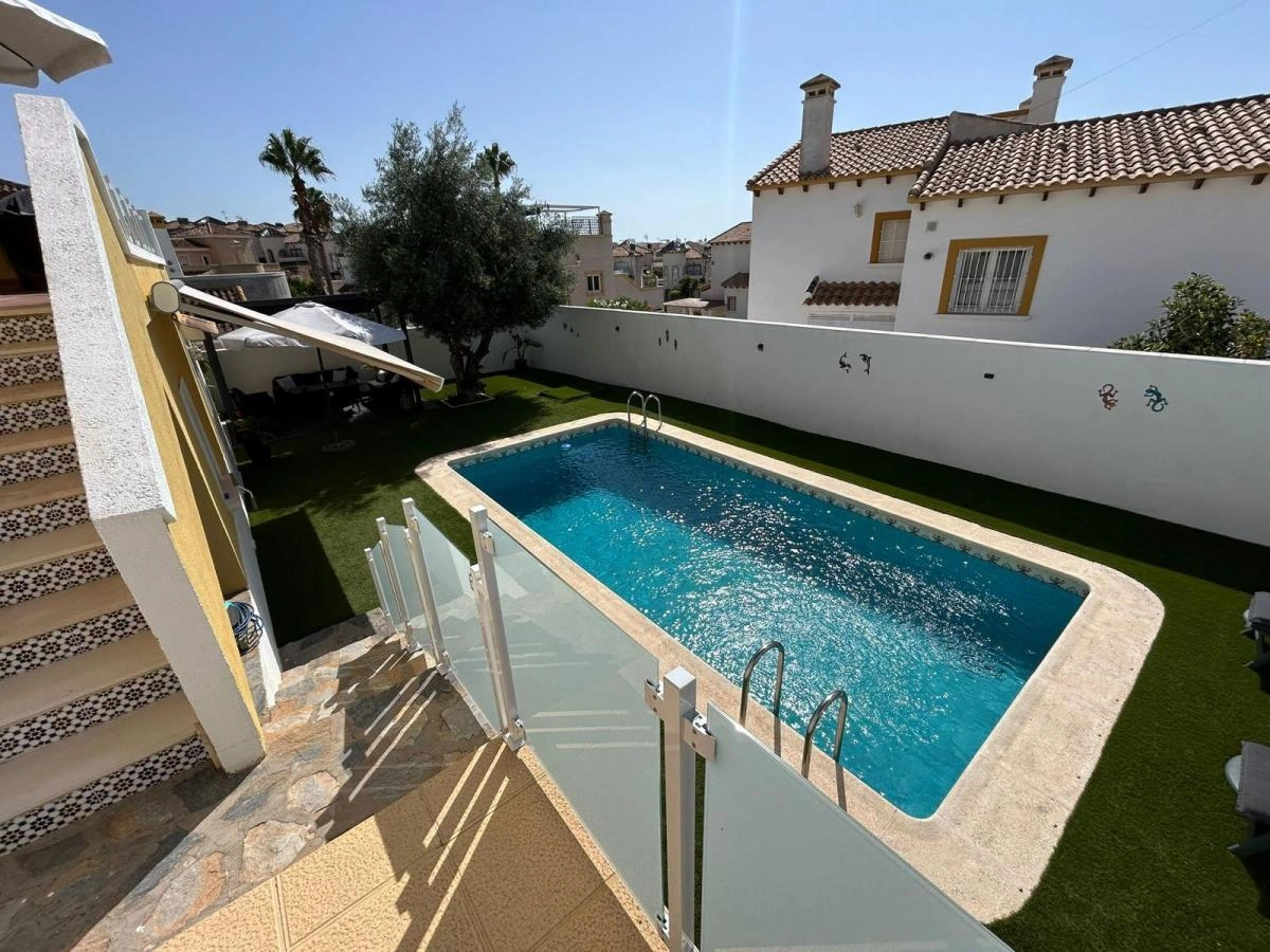 Detached Villa te verkoop in San Miguel De Salinas