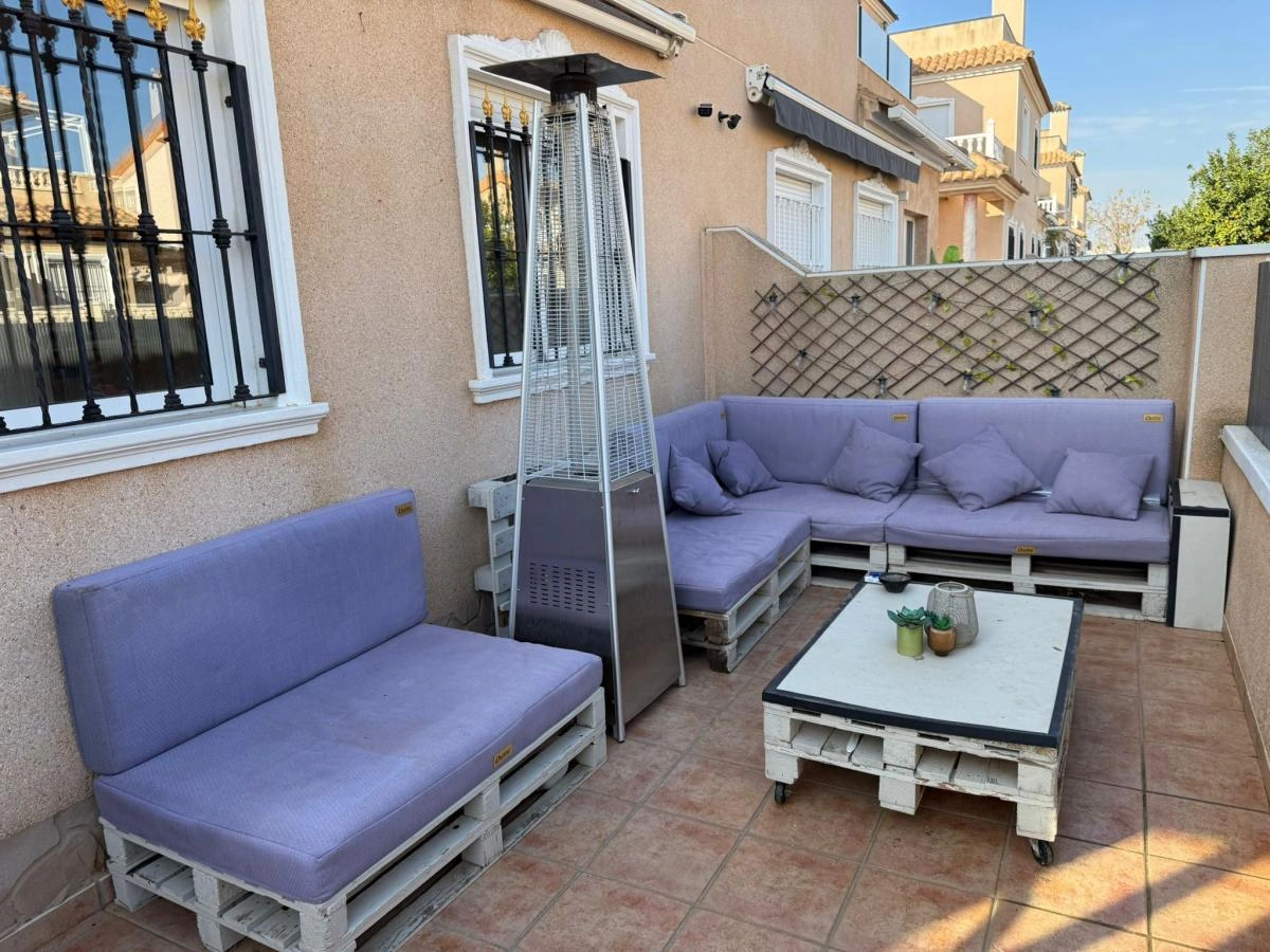 Semi-detached Villa te verkoop in Torre De La Horadada