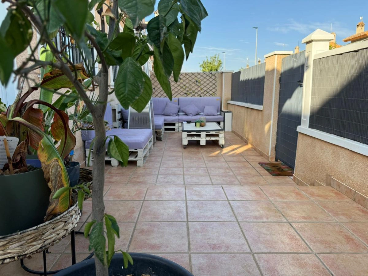 Semi-detached Villa te verkoop in Torre De La Horadada