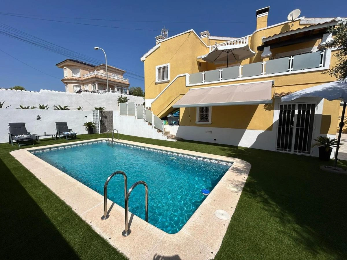 Detached Villa te verkoop in San Miguel De Salinas
