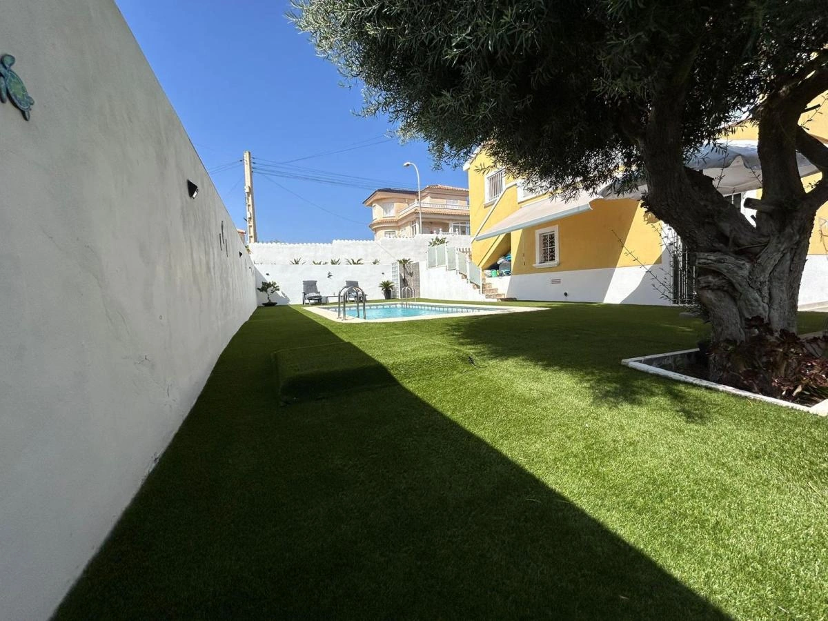 Detached Villa te verkoop in San Miguel De Salinas