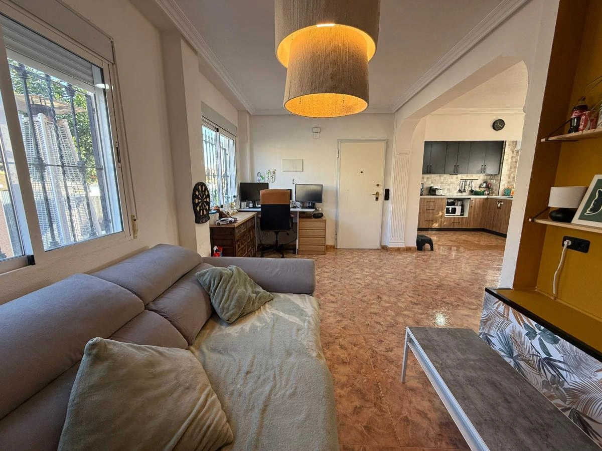 Semi-detached Villa te verkoop in Torre De La Horadada