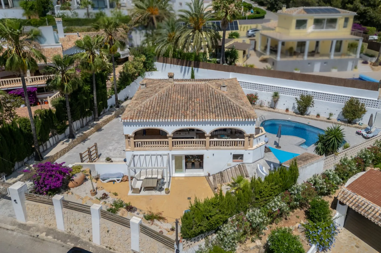 Elegante villa volledig gerenoveerd met indrukwekkend uitzicht in Rafalet, Jávea