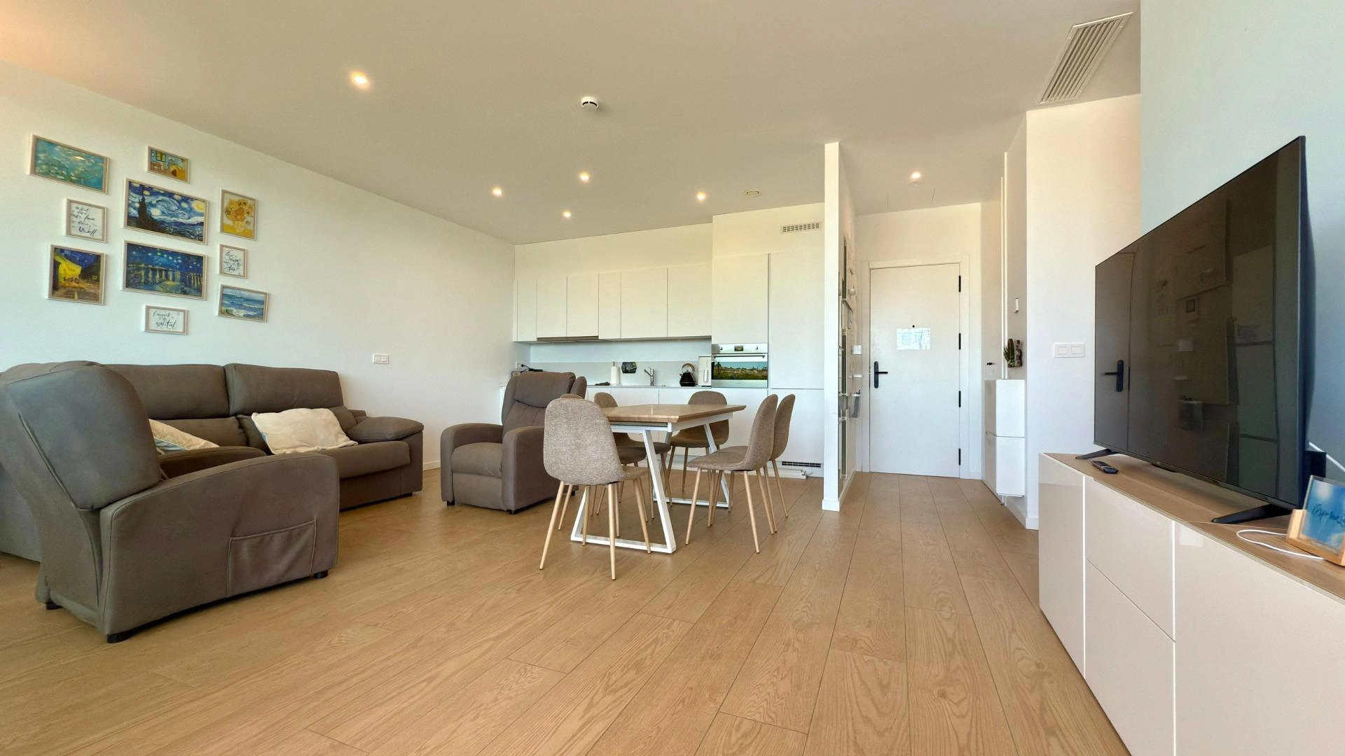 Villajoyosa: Exclusief nieuwbouwappartement met frontaal zeezicht