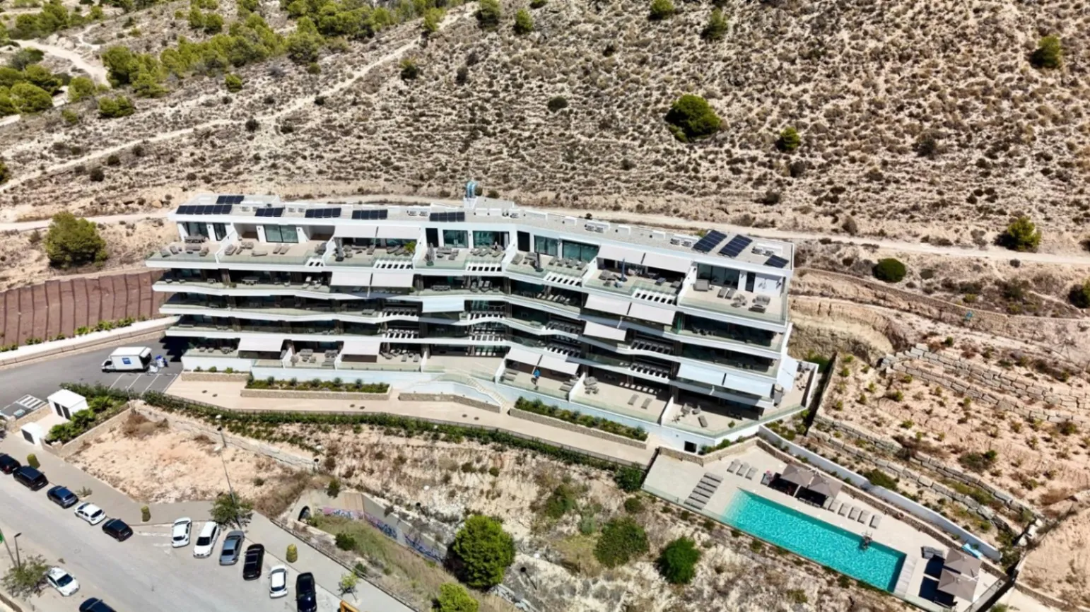Villajoyosa: Exclusief nieuwbouwappartement met frontaal zeezicht