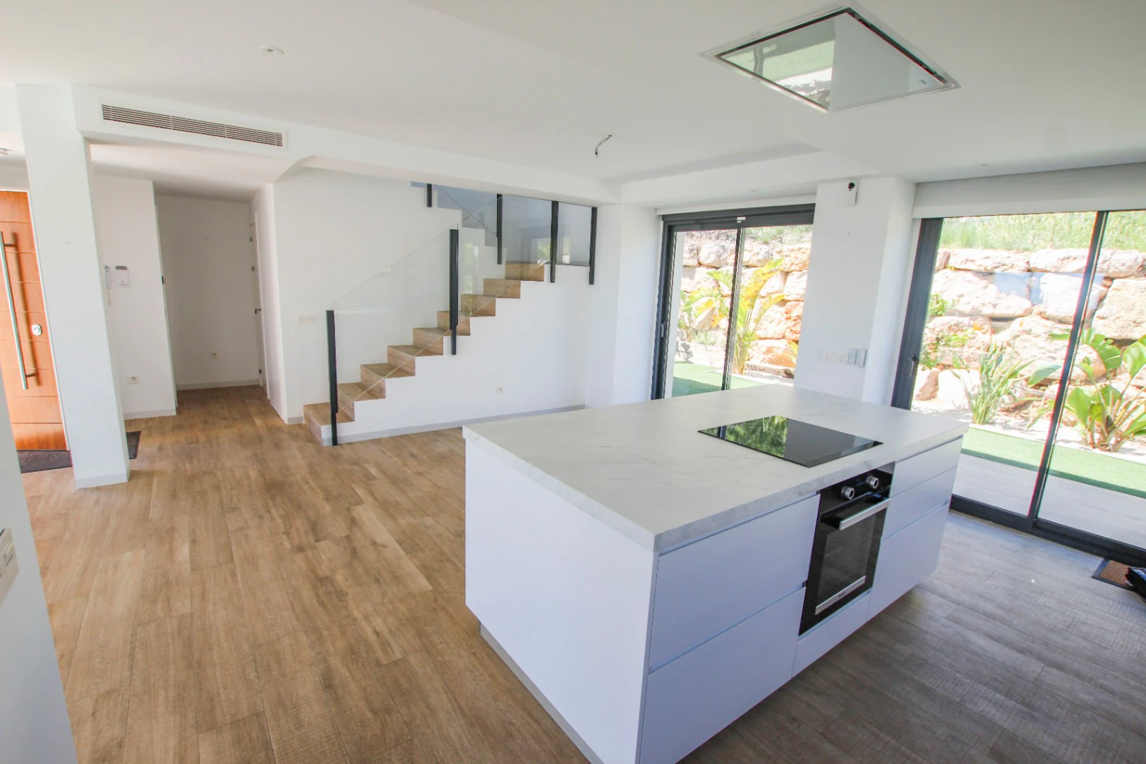 Polop: Moderne villa met panoramisch zicht