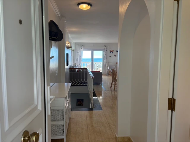 Eerste lijn appartement met zeezicht te koop in Platgetes, Moraira