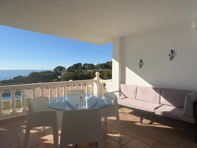 Eerste lijn appartement met zeezicht te koop in Platgetes, Moraira