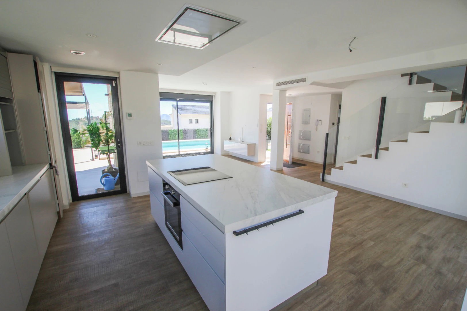 Polop: Moderne villa met panoramisch zicht