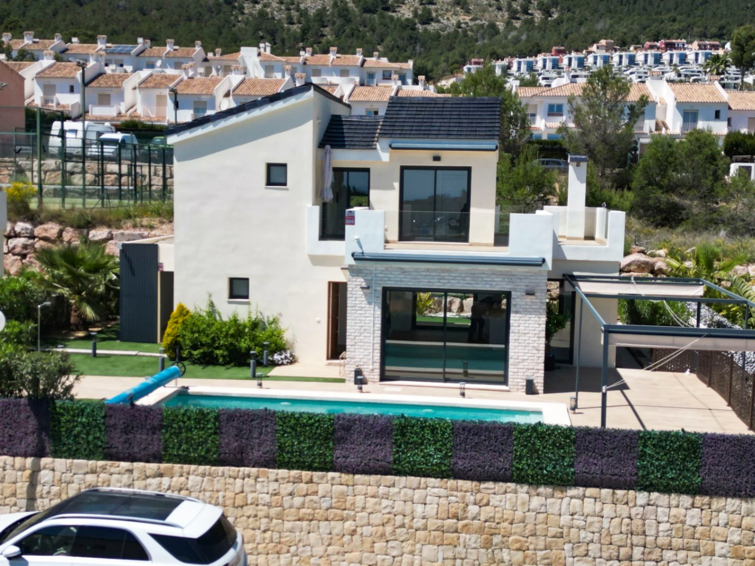 Polop: Moderne villa met panoramisch zicht