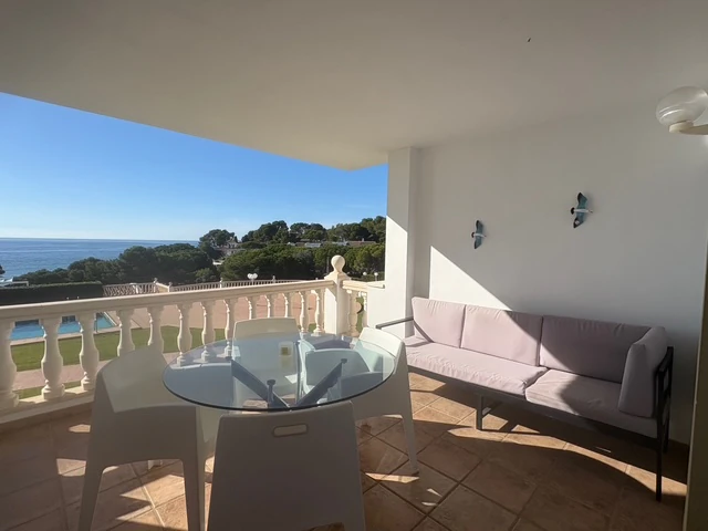 Eerste lijn appartement met zeezicht te koop in Platgetes, Moraira