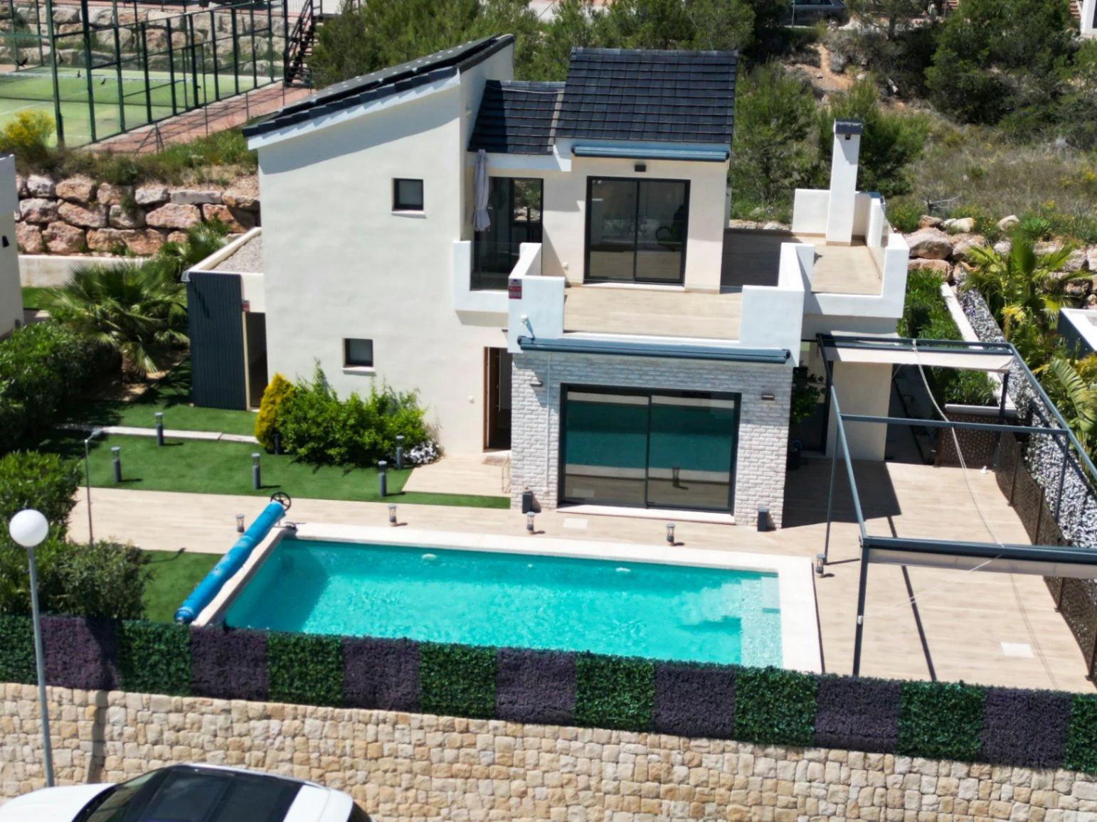Polop: Moderne villa met panoramisch zicht