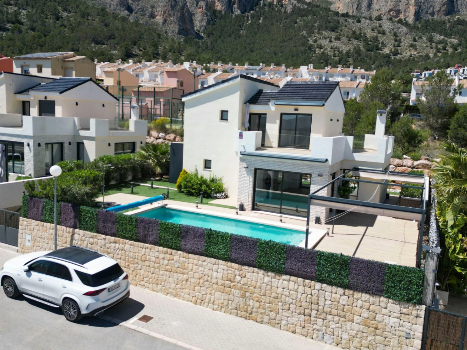 Polop: Moderne villa met panoramisch zicht