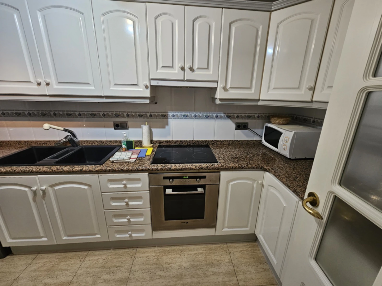 Eerste lijn appartement met zeezicht te koop in Platgetes, Moraira
