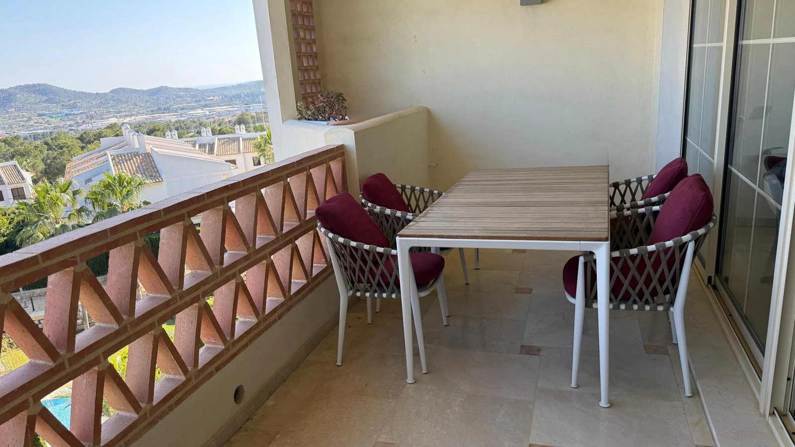 Finestrat: Prachtige duplexwoning met een panoramisch zicht