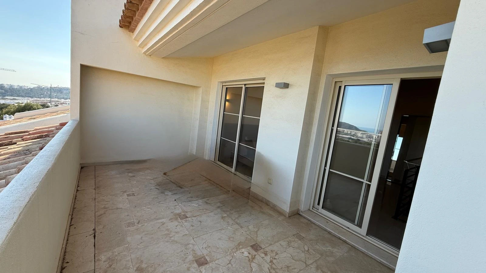 Finestrat: Prachtige duplexwoning met een panoramisch zicht