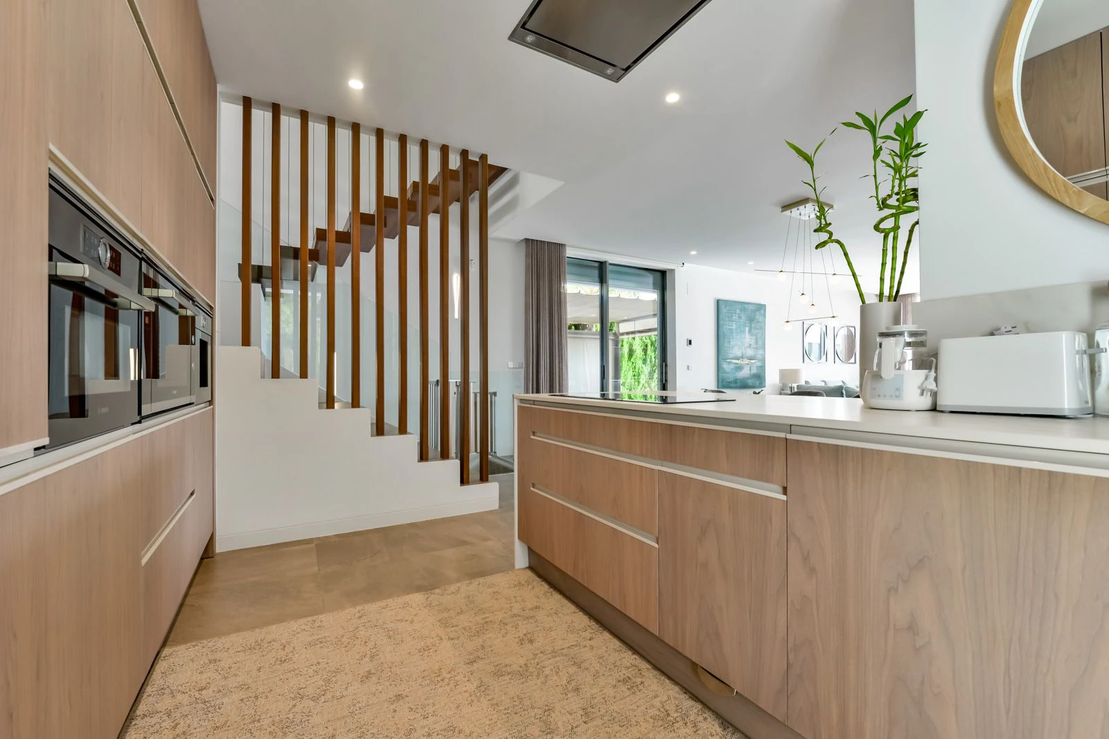 Moderne luxe villa in Sierra Cortina met een groot perceel