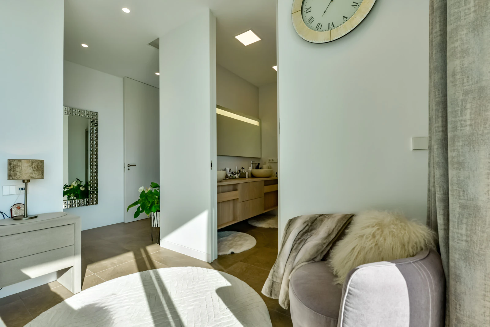 Moderne luxe villa in Sierra Cortina met een groot perceel