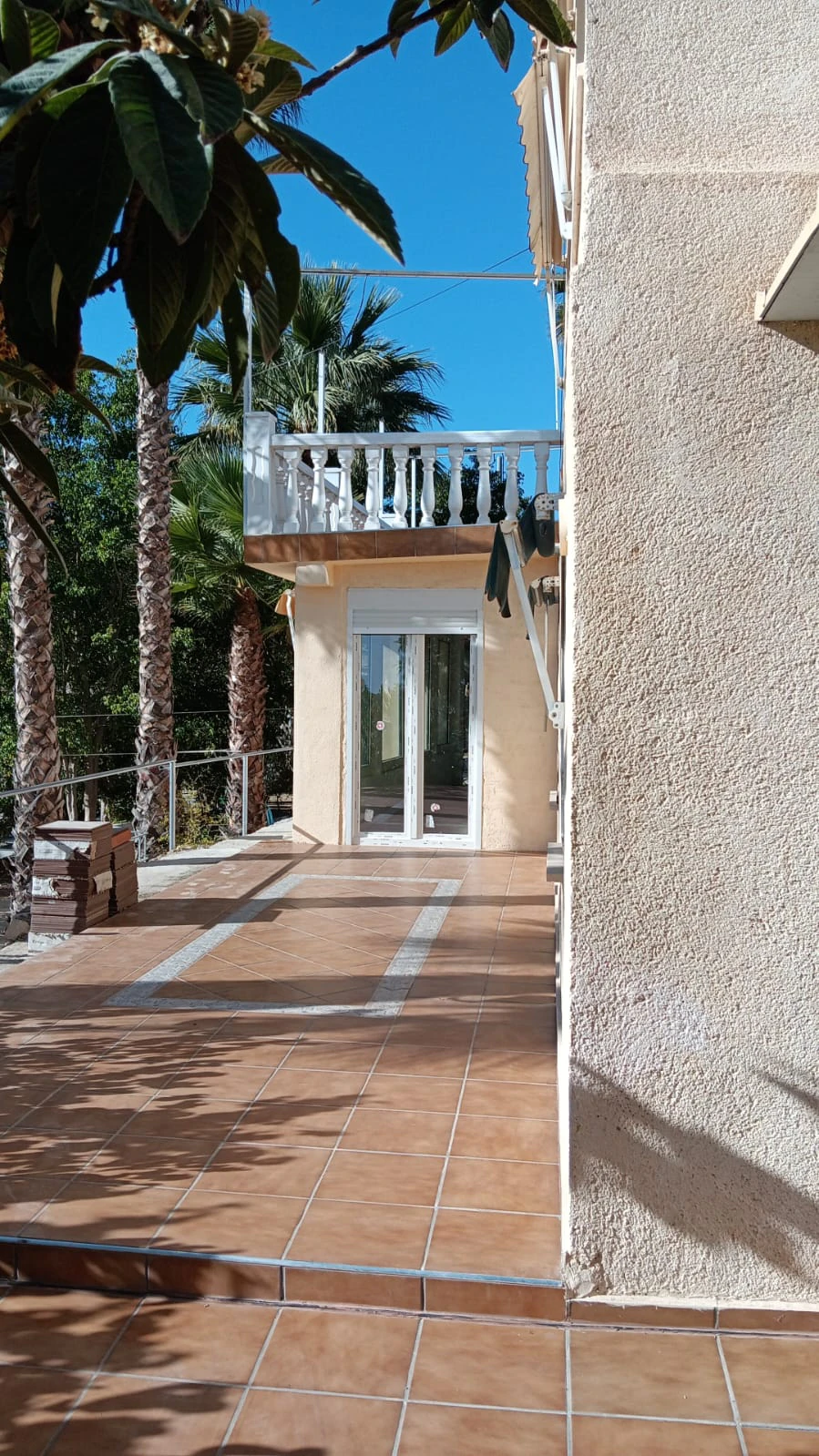 Villa in La Nucia met groot stuk grond.