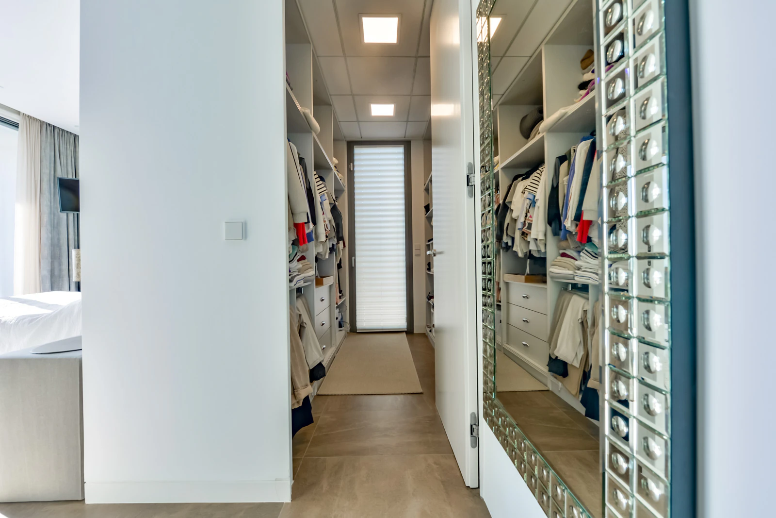 Moderne luxe villa in Sierra Cortina met een groot perceel