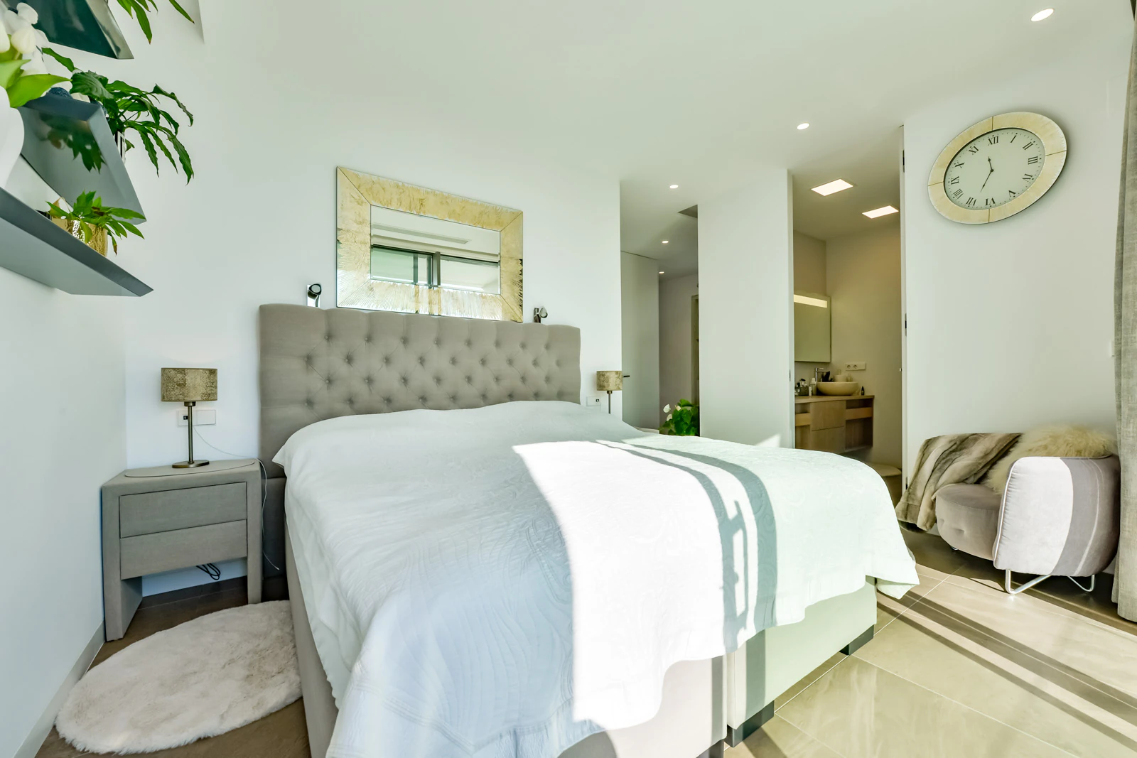 Moderne luxe villa in Sierra Cortina met een groot perceel
