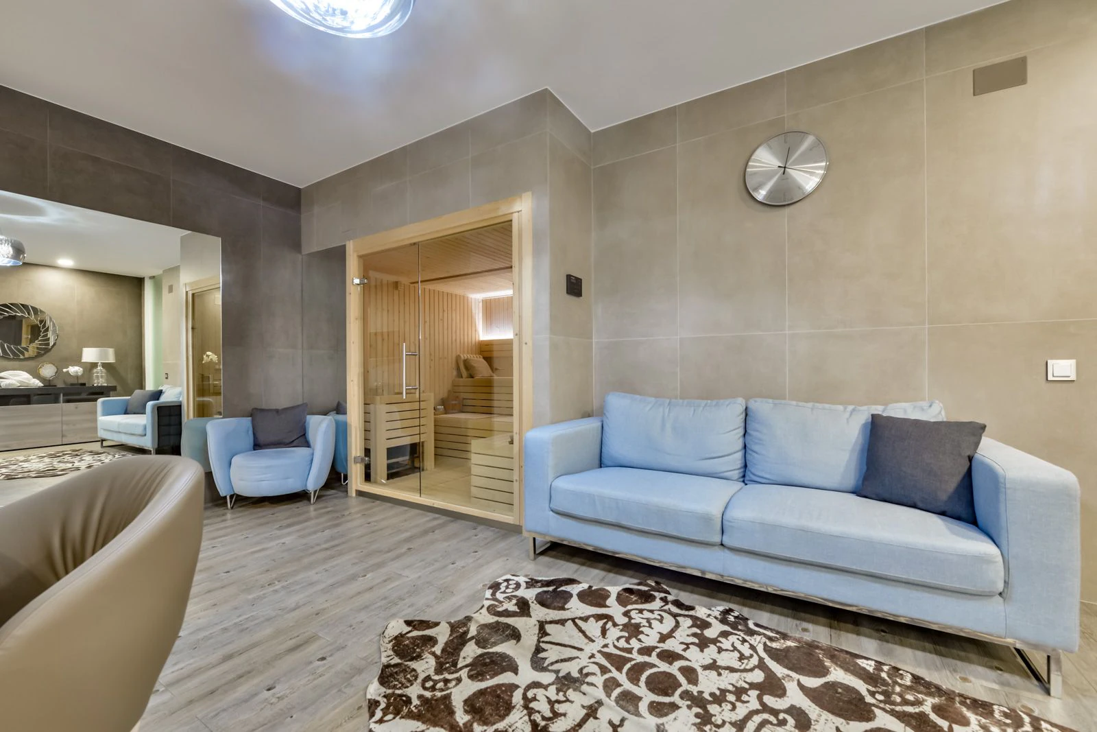 Moderne luxe villa in Sierra Cortina met een groot perceel
