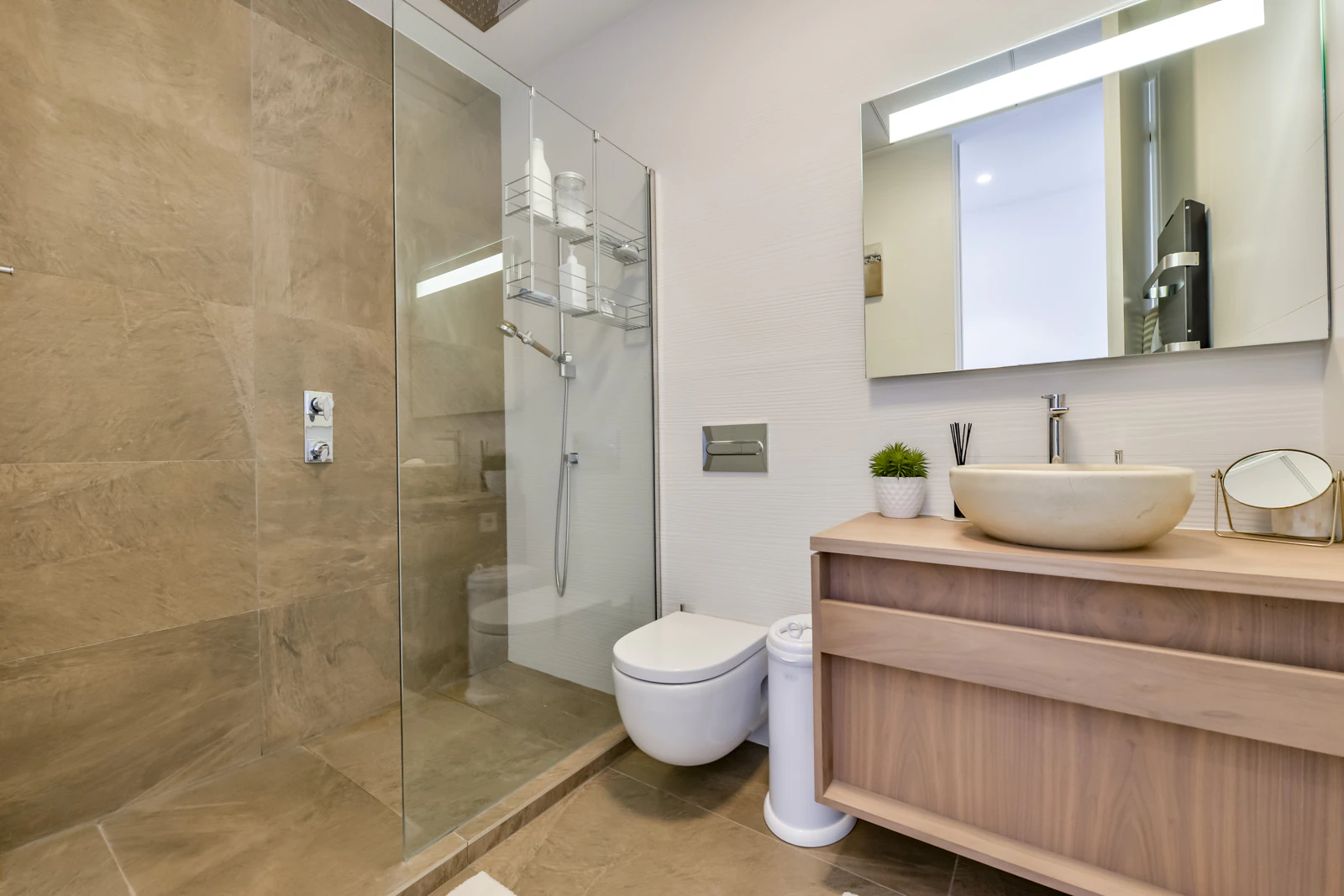 Moderne luxe villa in Sierra Cortina met een groot perceel