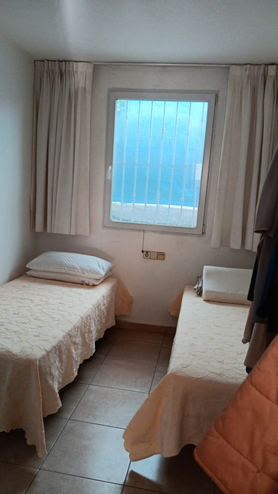 Villa in La Nucia met groot stuk grond.